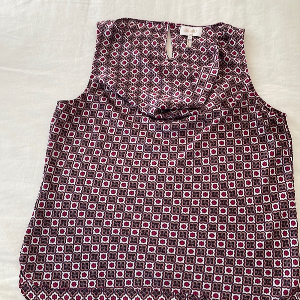 Laundry by Shelli Segal size M cowl neck top